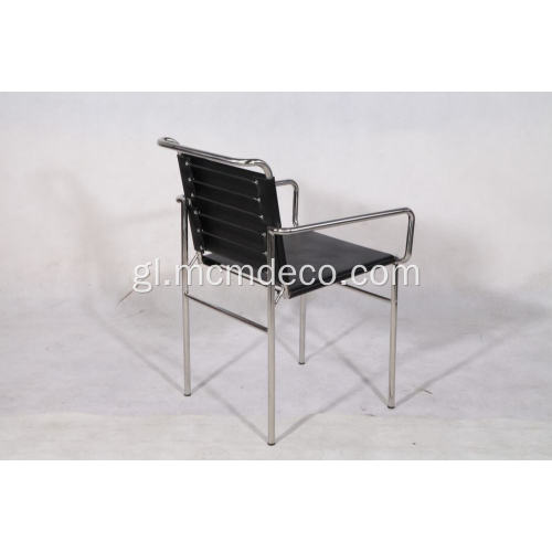 Cadeira de comedor gris Eillen en coiro negro